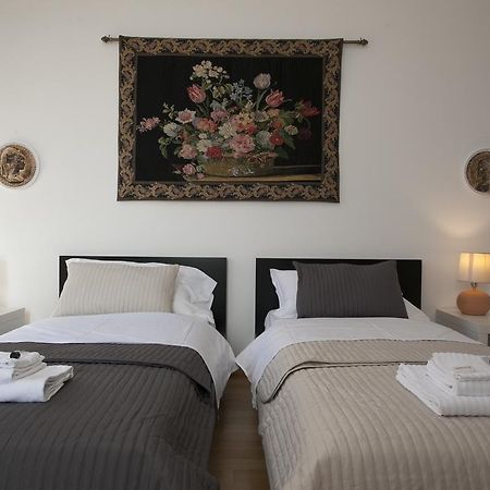 Appartement House Paganica à Rome Chambre photo
